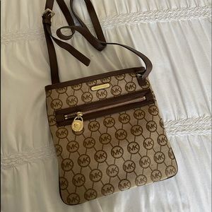 Micheal Kors Crossbody